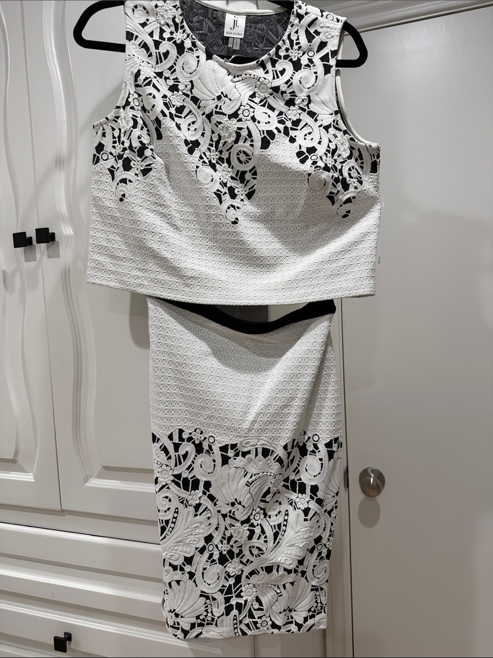 julia jordan White and Black Lace Overlay Two-Piece Set